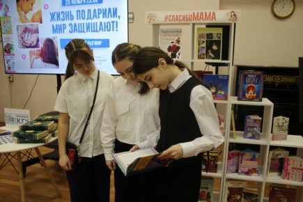 Ко Дню матери куряне поговорили о выдающихся женщинах