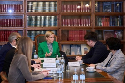 Ольга Любимова: Встретилась с заместителем председателя Комиссии по культуре и сохранению духовного наследия Общественной палаты России, исполнительным директором Творческой Мастерской Леонида Лундстрема, скрипачом Петром...