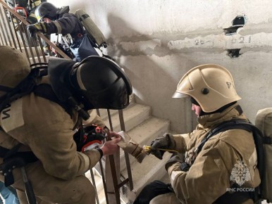 В Курске прошли опытные пожарно-тактические учения на здании повышенной этажности