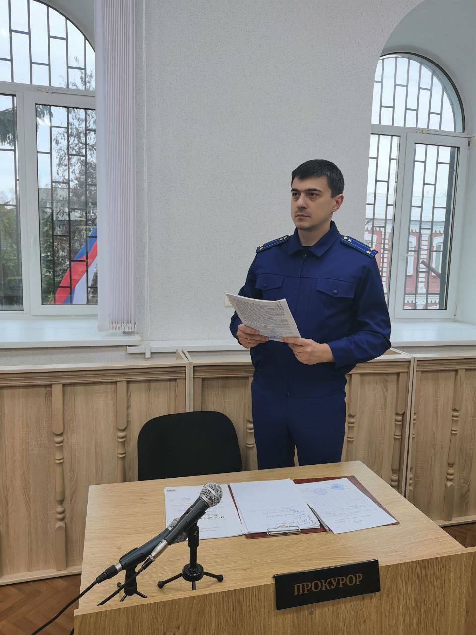 По иску прокуратуры Дмитриевского района взыскана компенсация морального вреда ребенку, пострадавшему от нападения собаки