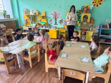 Среди многочисленных праздников, отмечаемых в нашей стране, День матери занимает особое место