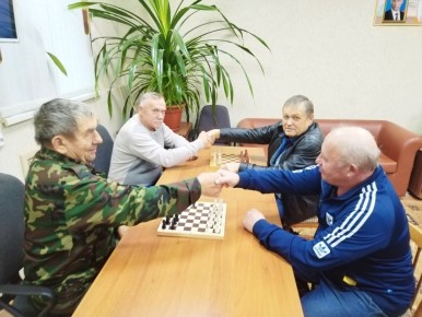 В комплексном центре социального облуживания населения Медвенского района для участников проекта «Курское долголетие» организован очередной шахматный турнир