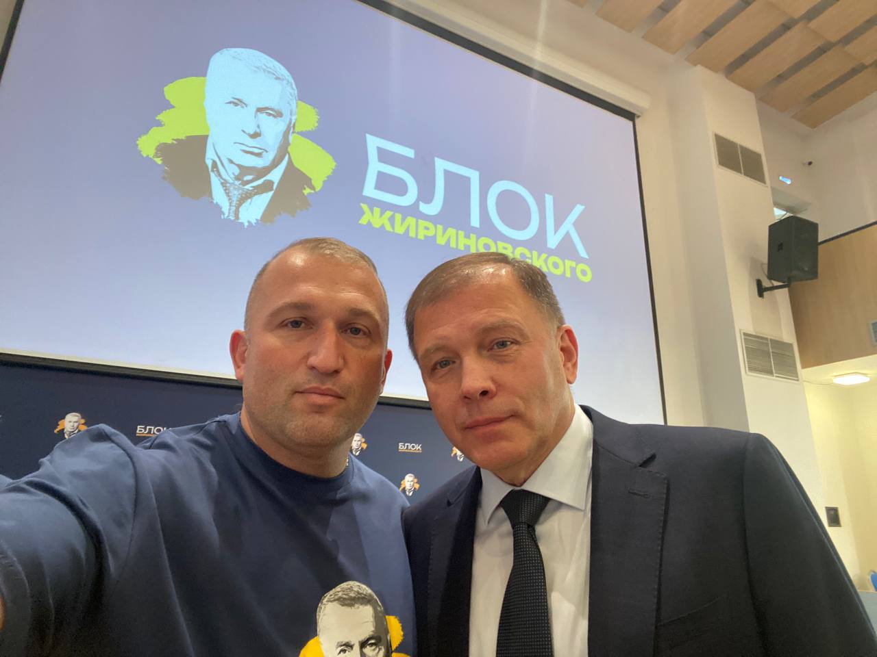 Алексей Томанов: Сегодня день рождения у Александра Борисовича Курдюмова — первого заместителя руководителя Центрального Аппарата ЛДПР, члена Центральной избирательной комиссии Российской Федерации, человека, чья энергия...