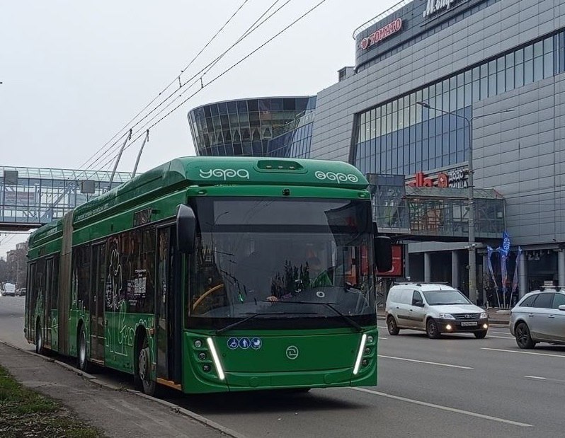В Курске в тестовом режиме, который продлится месяц, курсирует троллейбус-гармошка