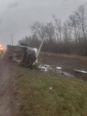 26.11.2025 года, примерно в 05:45 на 27 км автодороги «Курск-Воронеж-Борисоглебск» Курского района, по предварительным данным, водитель 1984 г. р., управляя грузовым фургоном, допустил наезд на препятствие (опора ЛЭП) с...