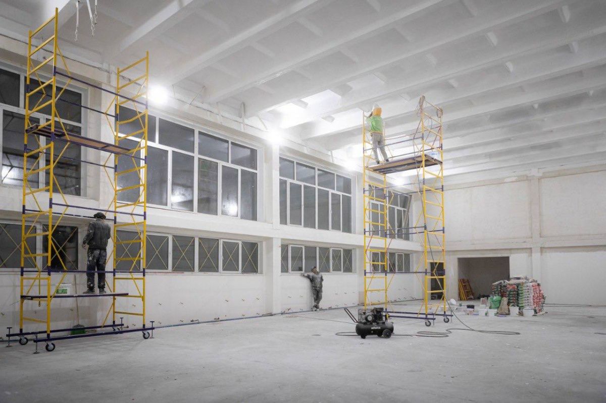 Курская администрация дала подрядчику две недели на завершение ремонта спортзала в школе №36