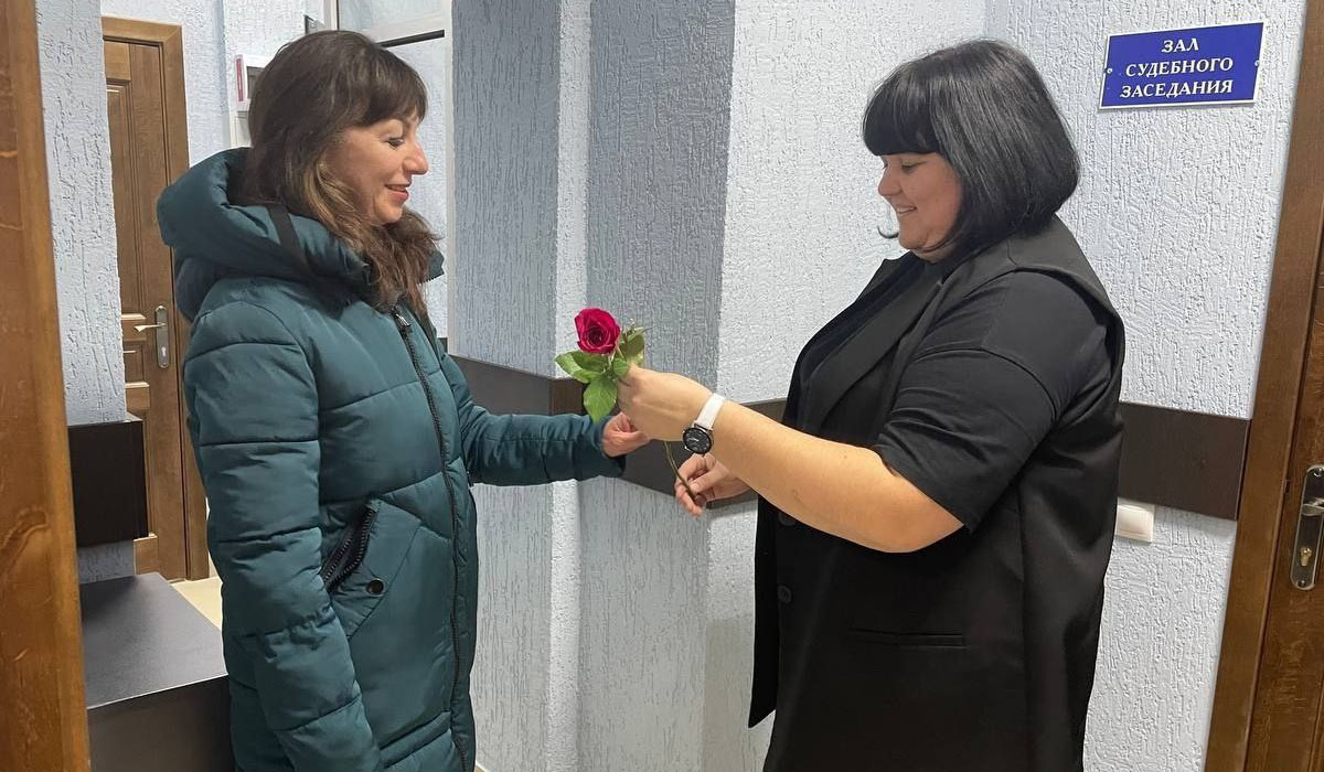 В Курской области сотрудники судебного участка Тимского района провели акцию ко Дню матери