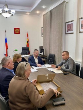 Министр градостроительной политики, имущественных и земельных отношений Курской области Савин Д.А. провел встречу с представителями Михайловского ГОКа и коллегами из Министерства транспорта и автомобильных дорог Курской...
