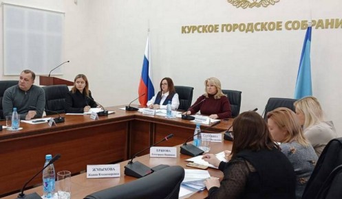 В Курске провели заседание комиссии по противодействию нелегальной занятости