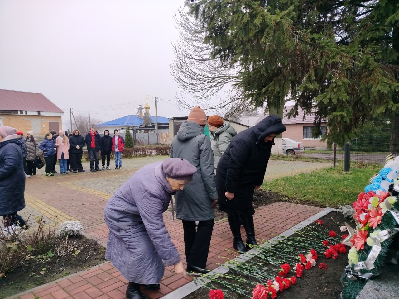 Виктор Кожухов: Вчера в День Неизвестного Солдата, в поселке Золотухино состоялся торжественный митинг, посвящённый этой дате