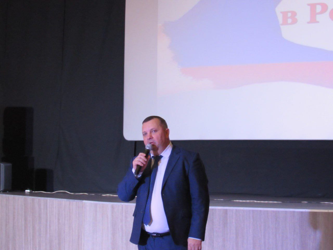 Сергей Ливенцев: В преддверии Дня добровольца (волонтера) состоялся праздничный концерт, посвященный тем, чьи сердца открыты навстречу чужой боли и чьи руки неустанно трудятся во имя общего блага