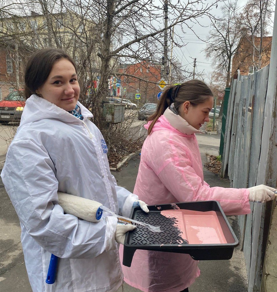 В рамках проекта «Чистый город» в Центральном округе устраняют наркотическую рекламу