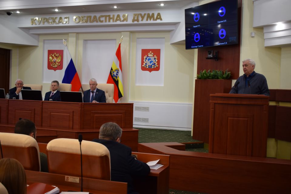 Зарплаты медицинским и социальным работникам будут увеличены