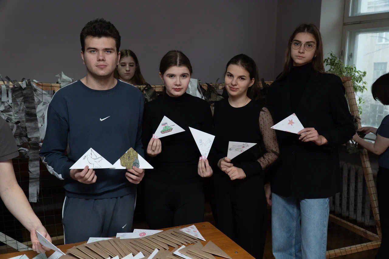 Студенты Курского аграрного университета присоединились ко Всероссийской акции в День Героев Отечества