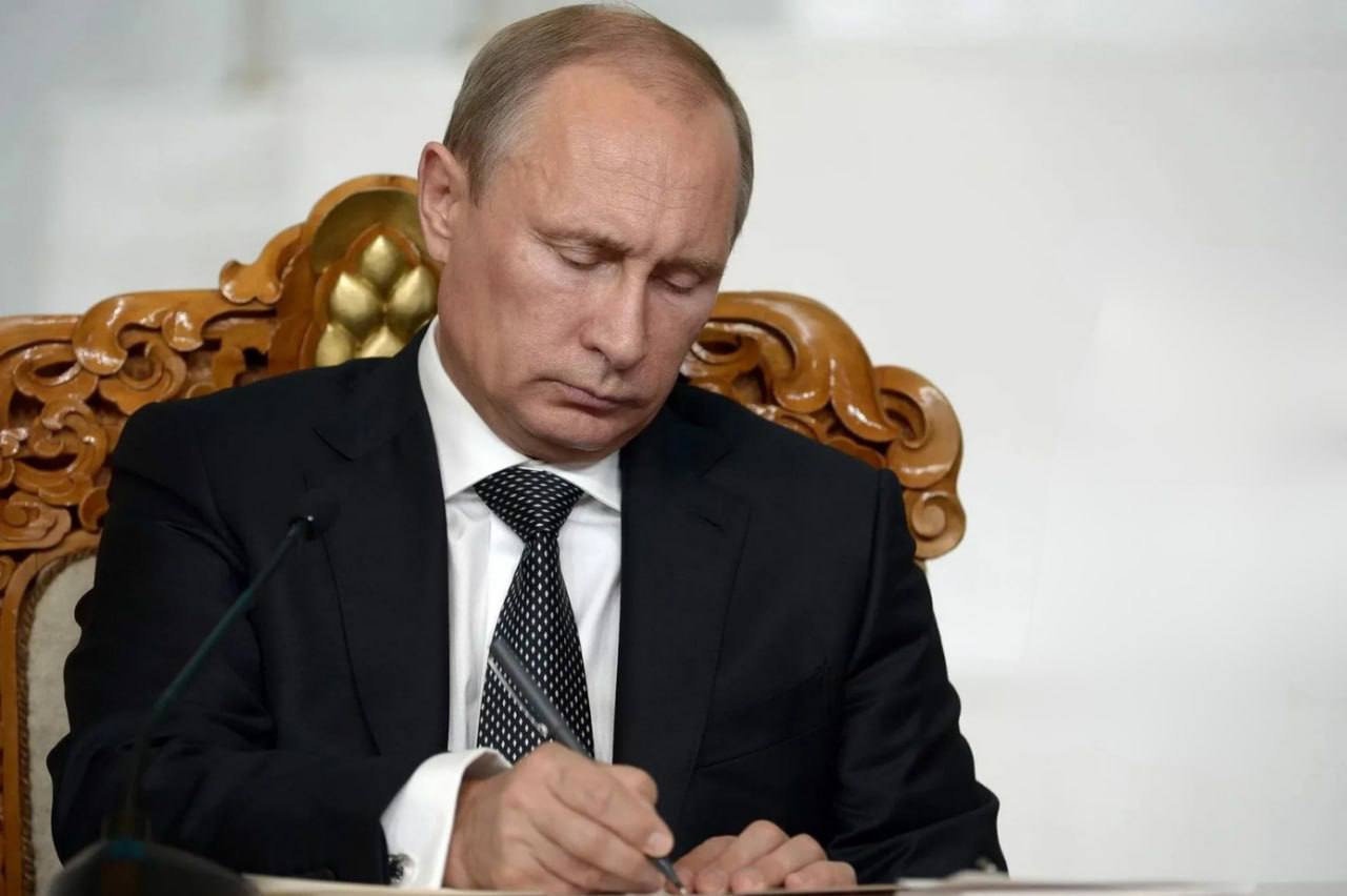 Президент России В.В.Путин выразил соболезнования Татьяне Мацегоре, Сергею Мацегоре, Анне Мацегоре в связи с кончиной Чрезвычайного и Полномочного Посла Российской Федерации в Корейской Народно-Демократической Республике...