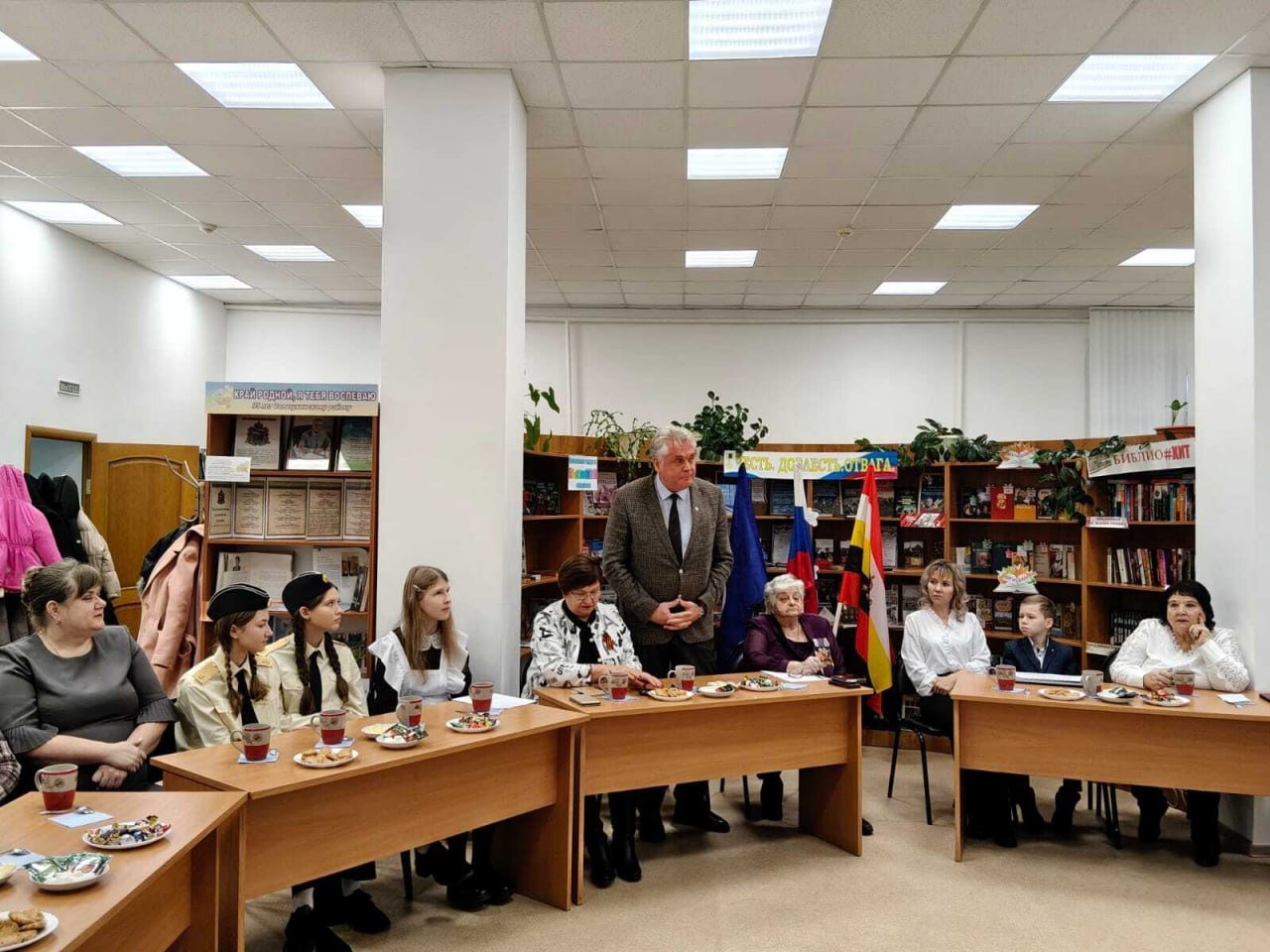 Виктор Кожухов: Принял участие в круглом столе под названием «Герои Отечества – гордость России!» состоявшемся в Межпоселенческой библиотеке