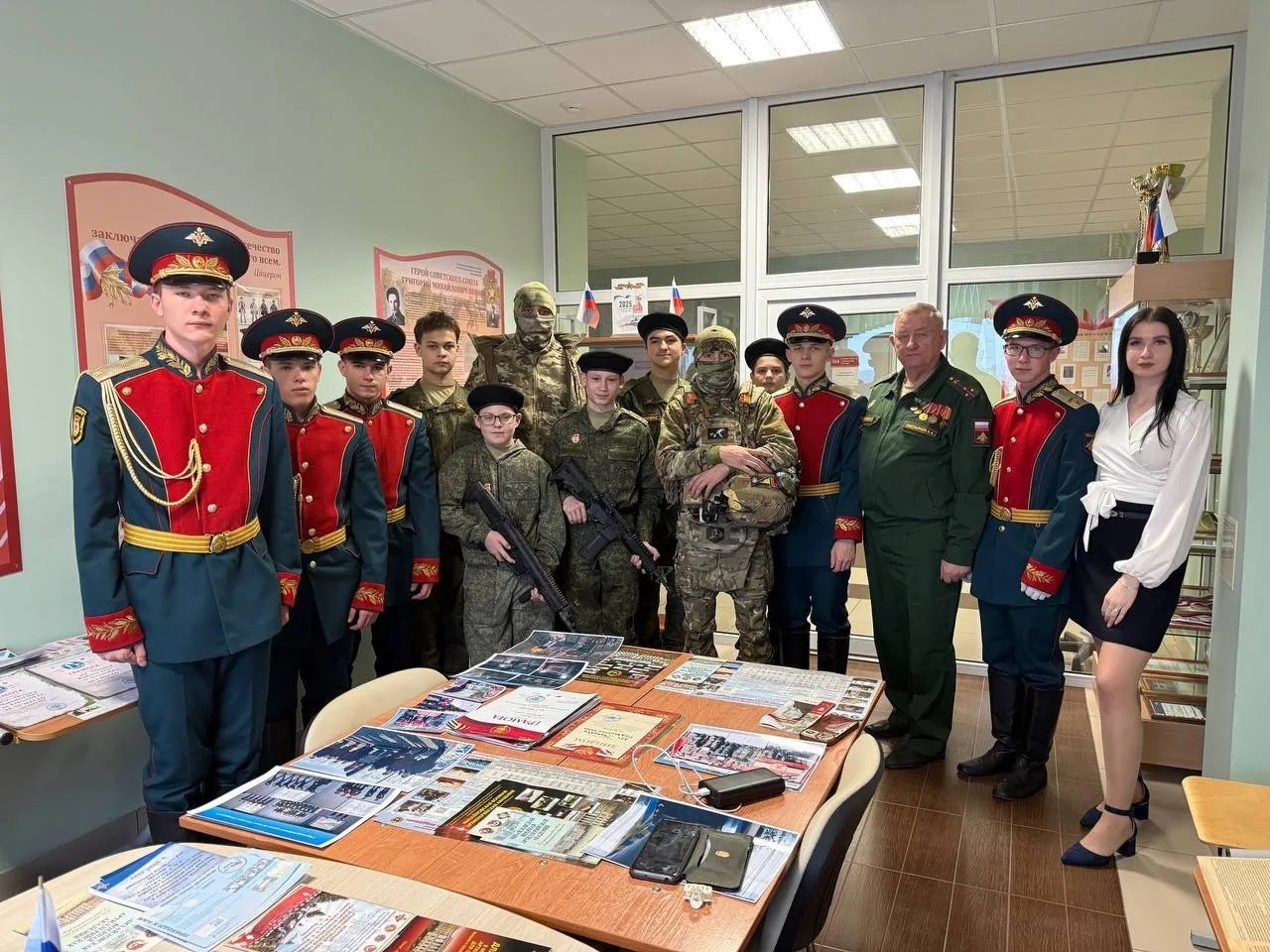 На базе Медвенской школы прошел муниципальный патриотический форум "Герои Отечества: вчера , сегодня, завтра"