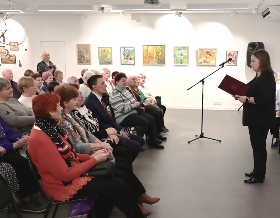 «Гимн героям России» - так называлась музыкально-поэтическая гостиная, посвященная Дню героев Отечества, которая состоялась в Железногорском краеведческом музее