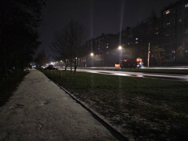 Ночью в Курске убирали осадки с дорог 34 единицы техники