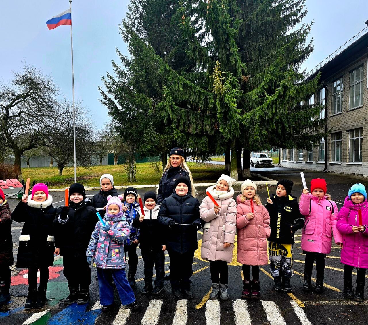 Наличие светоотражающих элементов на детской одежде может значительно снизить детский дорожно - транспортный травматизм