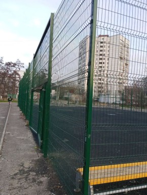 В курском сквере «Ассоль» отремонтировали ограждение