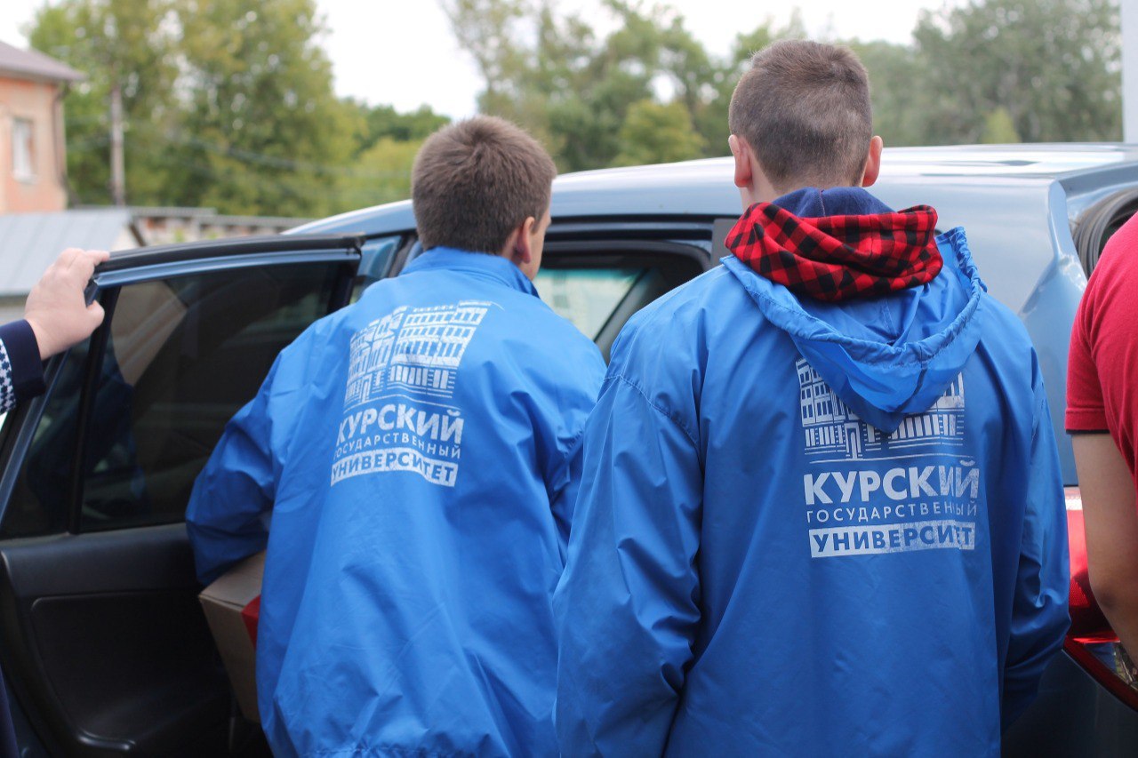Курский государственный университет передал гуманитарную помощь военнослужащим 137-го гвардейского десантного полка