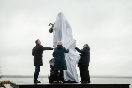 Пожертвовав собой, закрыл других