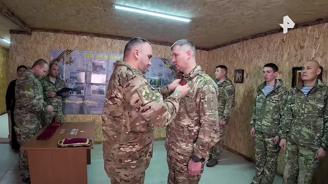 Гвардейцы-десантники из Бурятии получили награды за подвиги в Курской области