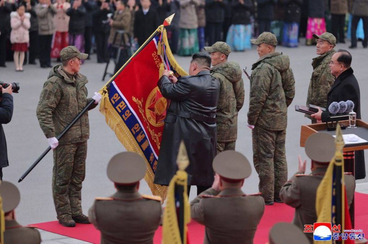 Ким Чен Ын похвалил саперный полк, выполнявший задачи в Курской области