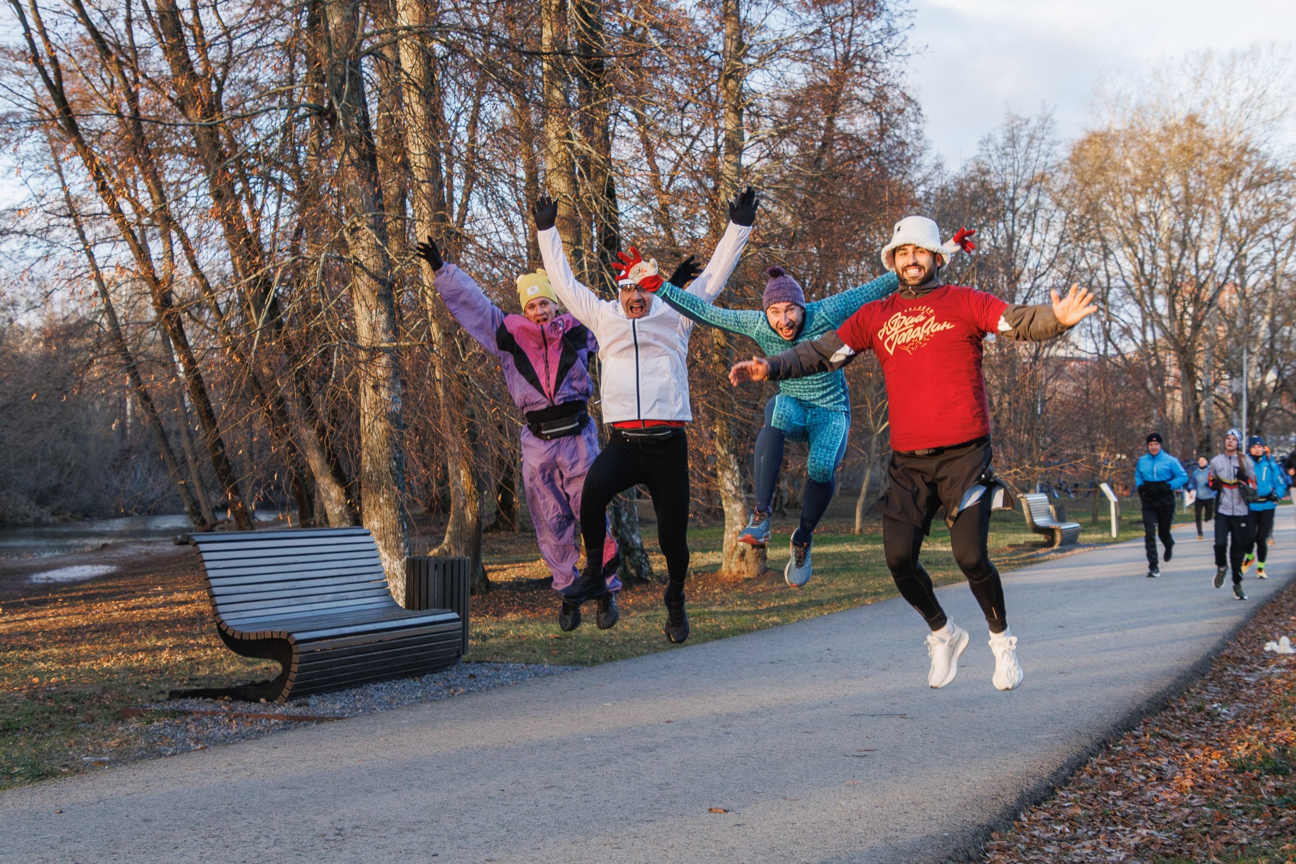 И ЮБИЛЕЙ, И КОСМОС. В Курске отметили пятилетие дружеских парковых пробежек