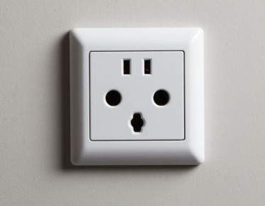 Курянин через суд попытался вернуть 161 рубль за розетку