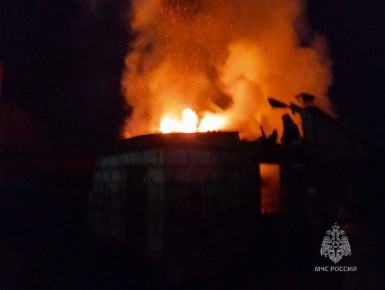 Жилой дом сгорел в деревне Первая Моква Курского района