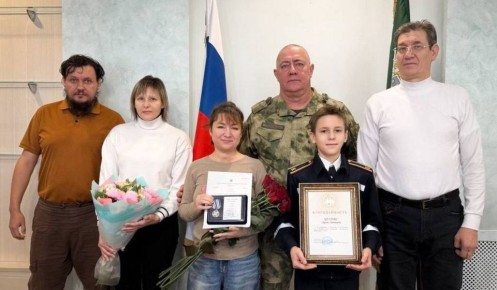 В Курске 5-летнего Толю наградили посмертно за спасение мамы под обстрелом