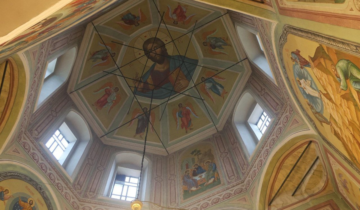 В Курске начали воссоздавать росписи в Троицкой церкви на улице Гайдара