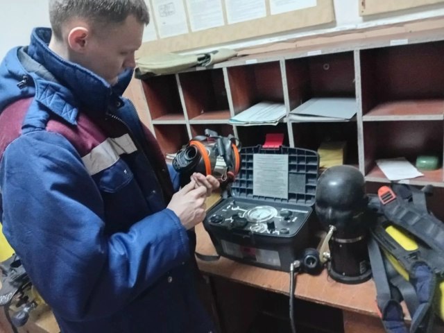 15 декабря 2025 года на базе пожарной части Фатежского района Противопожарной службы комитета региональной безопасности Курской области были проведены плановые семинарские занятия с личным составом