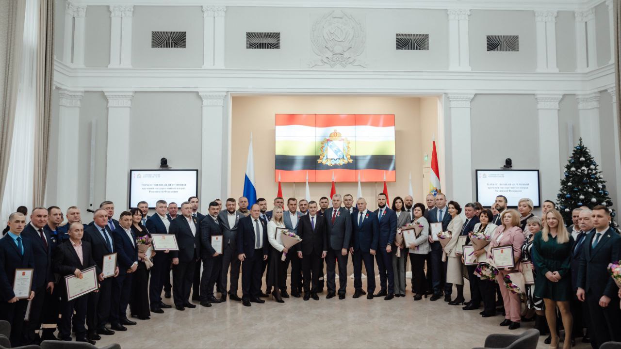 Павел Золотарев: Сегодня в Доме Советов состоялась торжественная церемония вручения государственных наград