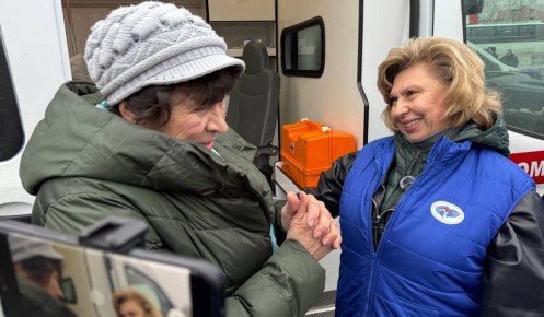 Куряне воссоединились с родными на гуманитарной встрече у границы