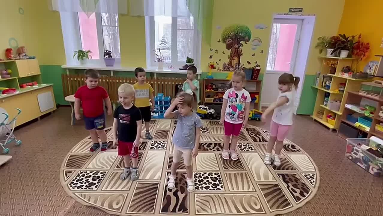 Акция в рамках воспитания здорового образа жизни у детей и молодежи "На зарядку становись!" в образовательных организациях города Курчатова продолжается!