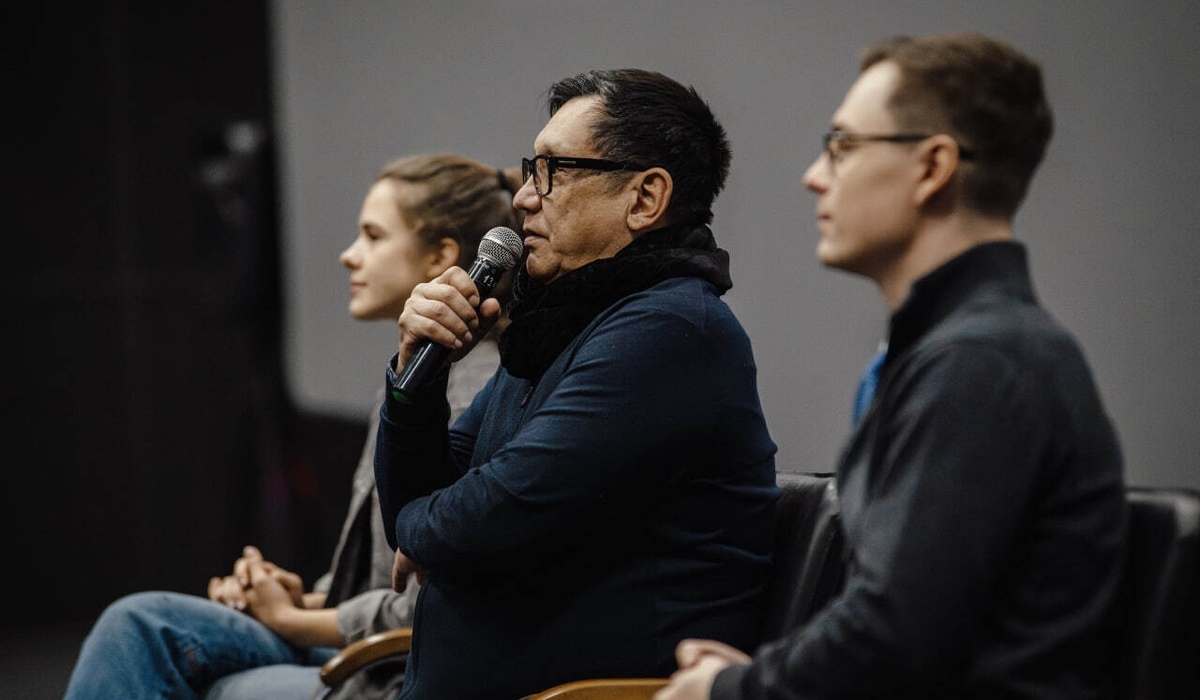 В Курске режиссер Егор Кончаловский представил фильм «Авиатор»