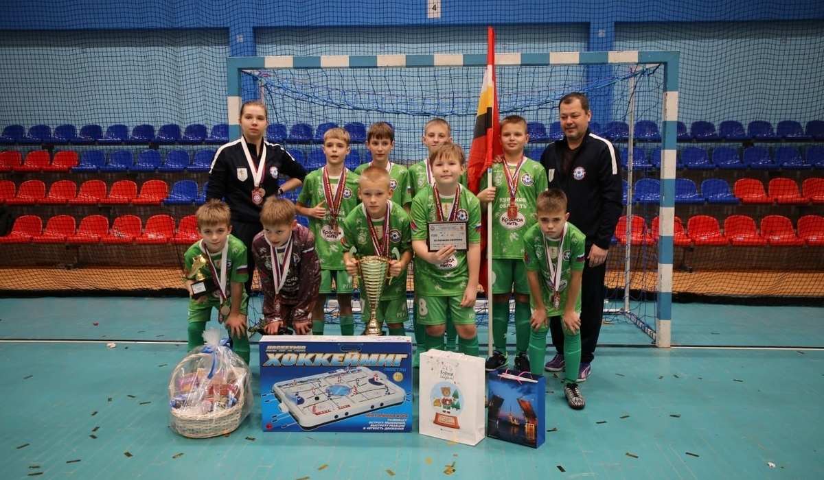 Курские спортсмены завоевали серебро на международном турнире по мини-футболу