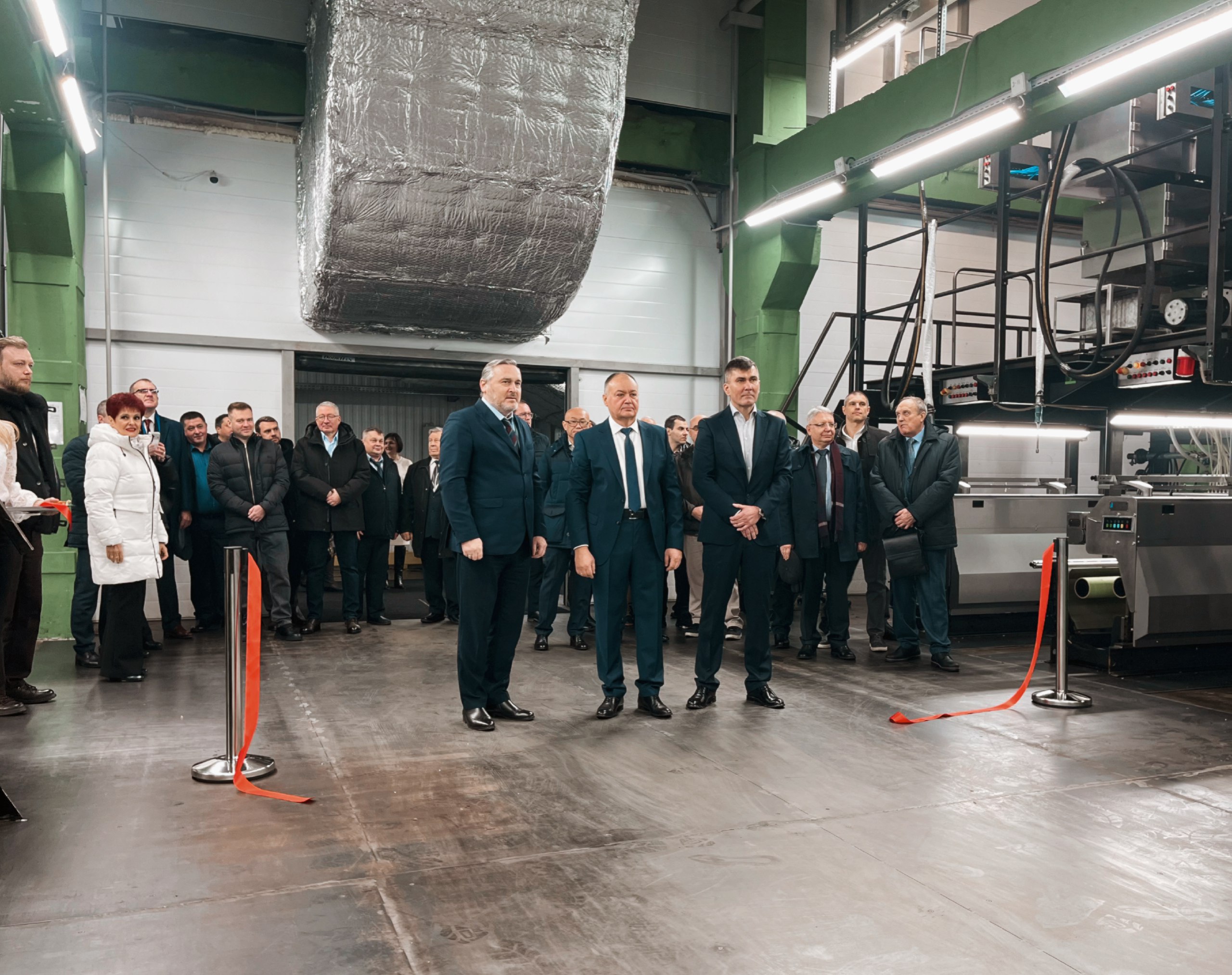 На «Курскхимволокно» торжественно запустили в эксплуатацию 6 новых машин формования