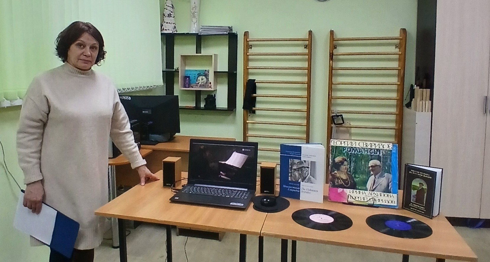 В Обоянском доме социального обслуживания сотрудники межпоселенческой библиотеки провели увлекательный арт-час для проживающих, посвященный знаменательной дате – 110-летию со дня рождения выдающегося композитора Георгия...