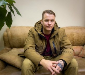 «Лед трещал, а парни в панике топили друг друга». Курянин рассказал о спасении людей на Ермошкином озере