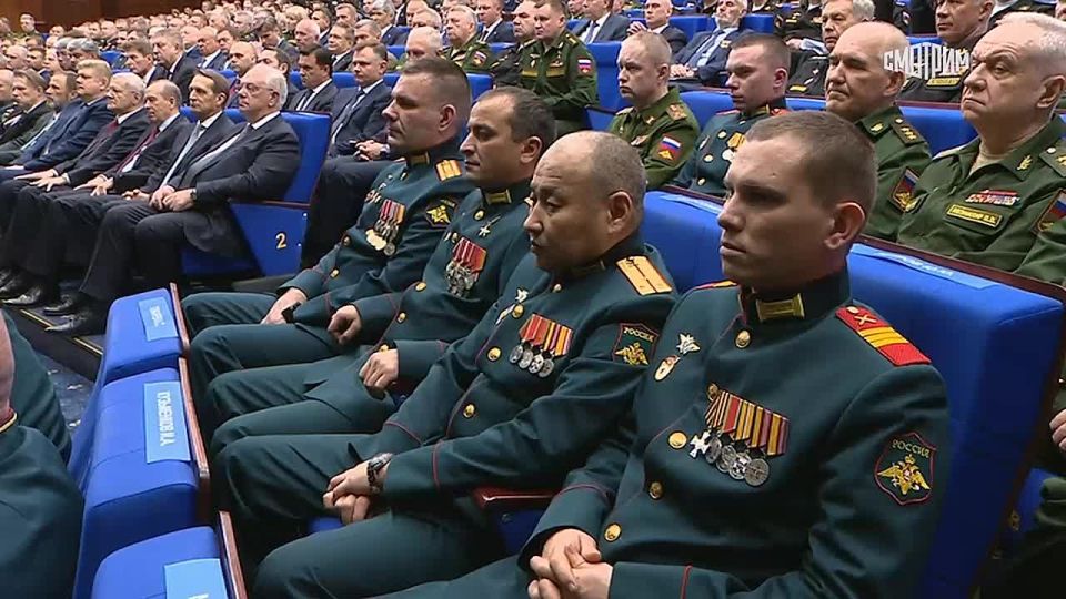 Севекорейские солдаты плечом к плечу с российскими бойцами доблестно боролись с врагом в Курской области, заявил Владимир Путин на заседании коллегии Минобороны РФ