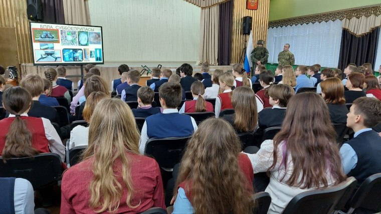 17 декабря сводная группа разминирования (РВСН) провела важное обучение для обучающихся средней параллели школы №5. Ребятам рассказали, как нужно вести себя на улице, особенно вблизи незнакомых предметов, чтобы не подвергать...