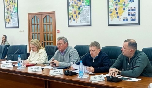 В Курске завершается благоустройство территории рядом с ТЦ «Куряночка»