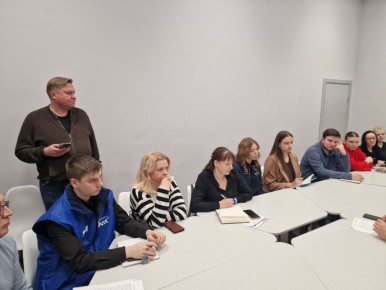 В администрации Курска обсудили подготовку к Новому году и Рождеству