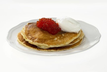 Пухлые блины на кефире: быстрый и простой рецепт