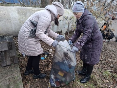 В микрорайоне КЗТЗ Курска прошёл городской субботник