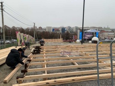 В Курске на Полугоре строят горку для тюбинга